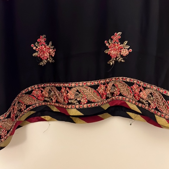 Sold!!! Indian/Pakistani Suit. 3piece pakistani suit. Branded. - Picture 13 of 15